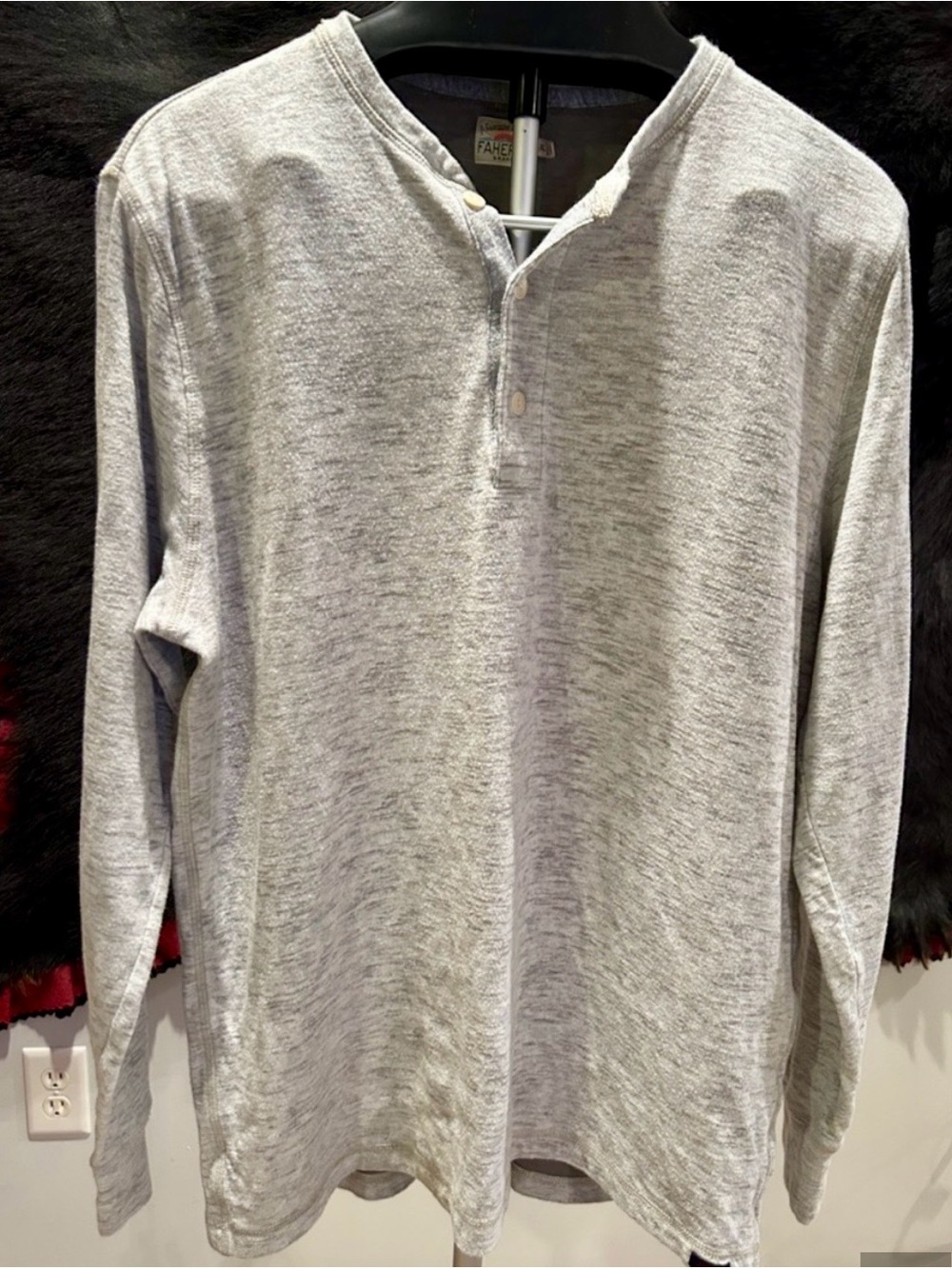 Faherty Sunwashed Men's Long-Sleeve Henley in Heathered Grey